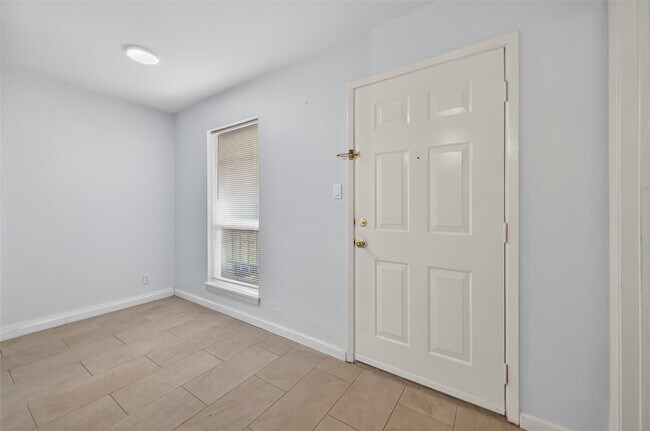 Building Photo - 6201 Ranchester Dr