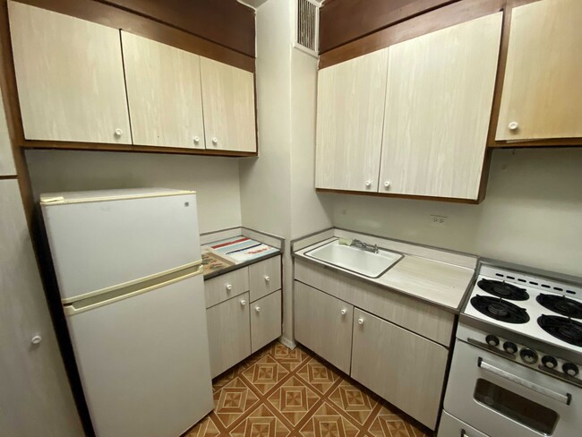 Building Photo - 455 Ocean Pkwy