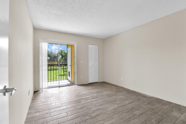 Foto del edificio - 414 Meadows Cir