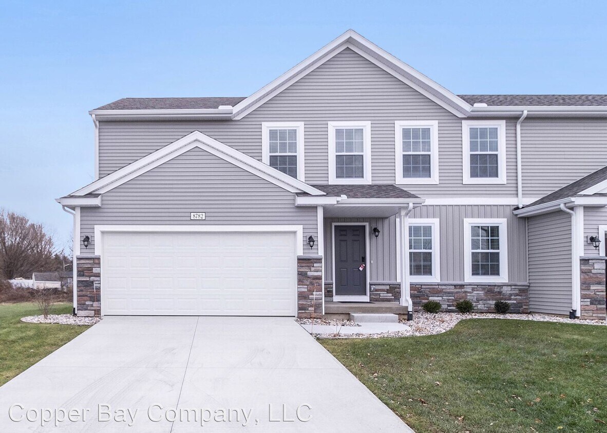 4 br, 2.5 bath House 8765 Tiburon Lane House Rental in Richland, MI