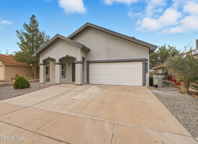 Building Photo - 12325 Tierra Bella Dr
