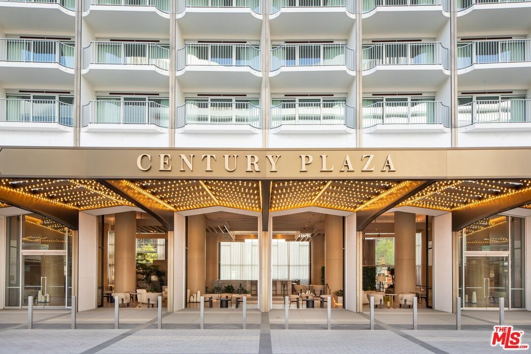 Primary Photo - 2025 Ave of the Stars