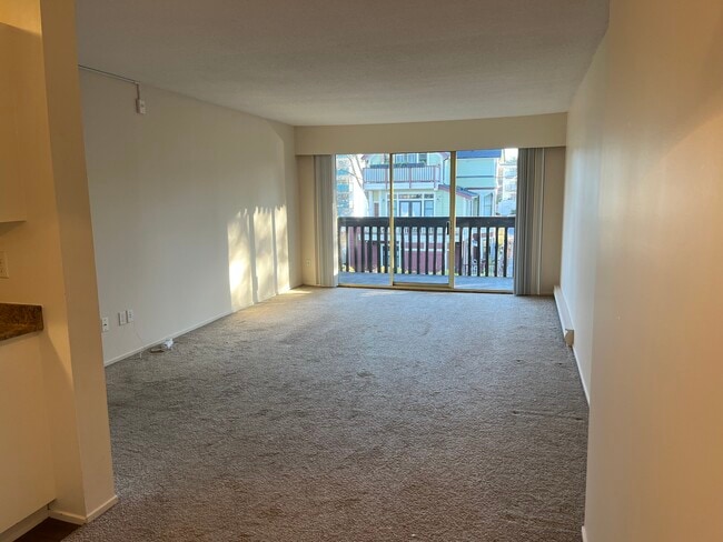 Building Photo - Elmwood Terrace