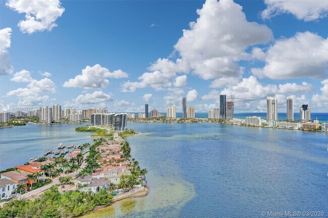 Building Photo - 3000 Island Blvd