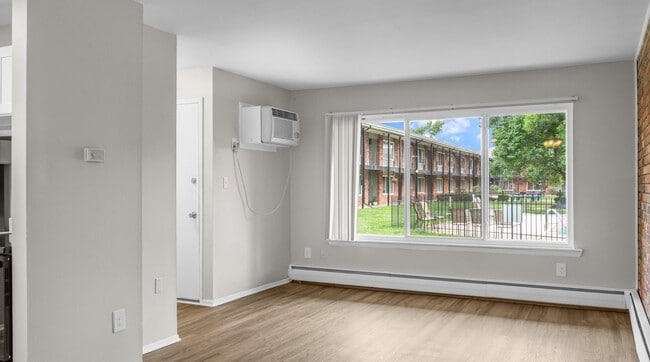 Building Photo - Huntington House Apartments