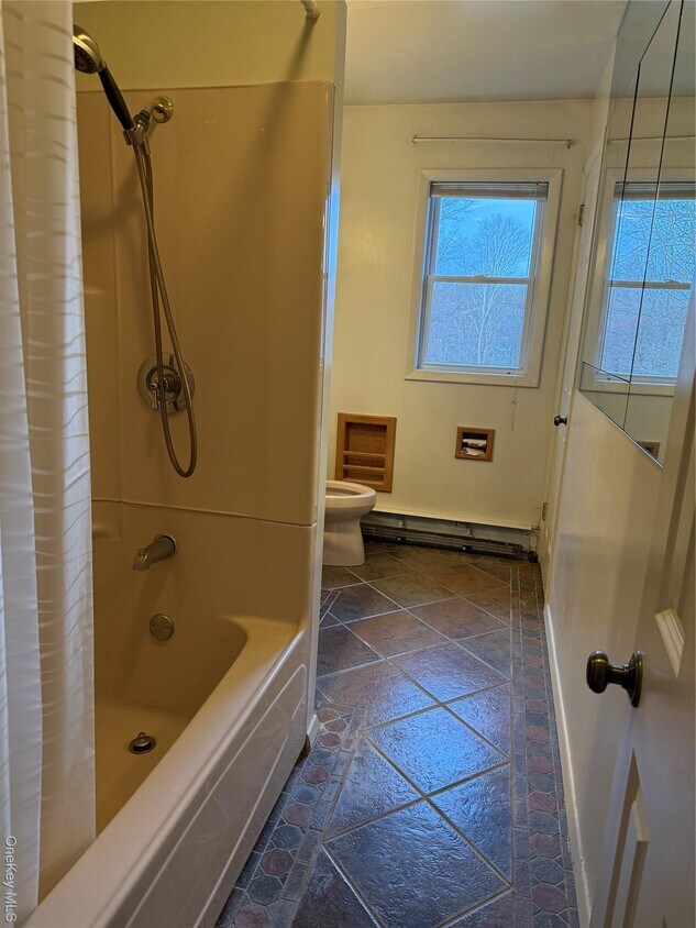 Foto del edificio - 92 Spook Rock Rd