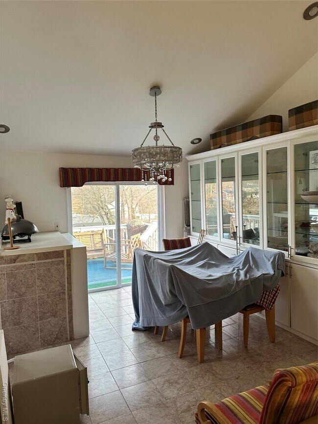 Building Photo - 14 Nagle Ln