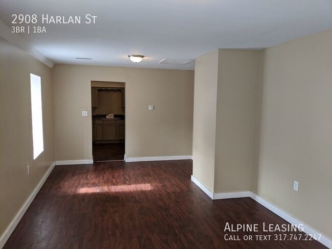 Building Photo - Near Southeast 3BR House!