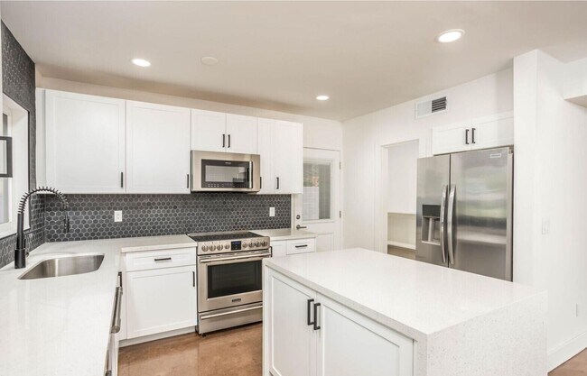 Photo - Biltmore District Luxury – 3 month leases avaialble 2,795.00 House