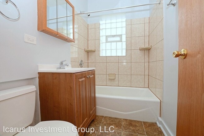 Building Photo - 3014 W 63rd St
