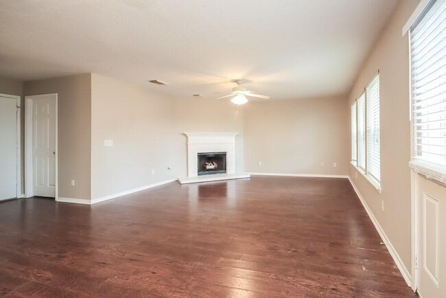 Building Photo - 5927 Kelly Mill Ln