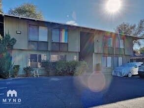 Building Photo - 2336 Villanova Cir