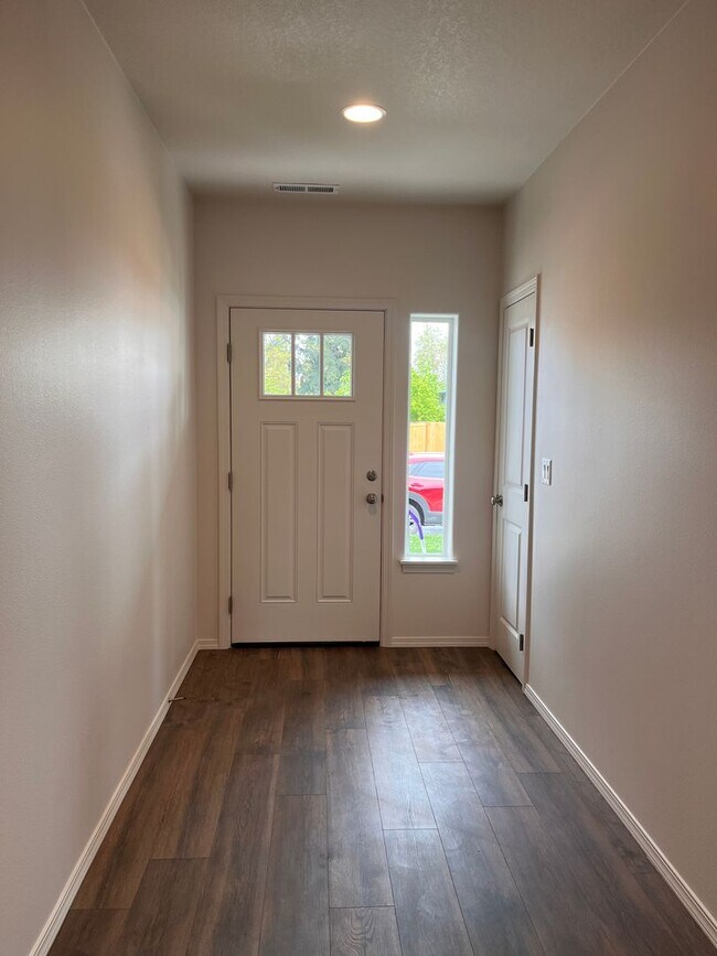 Foto del edificio - Brand new 3 Bedroom 2 bath home