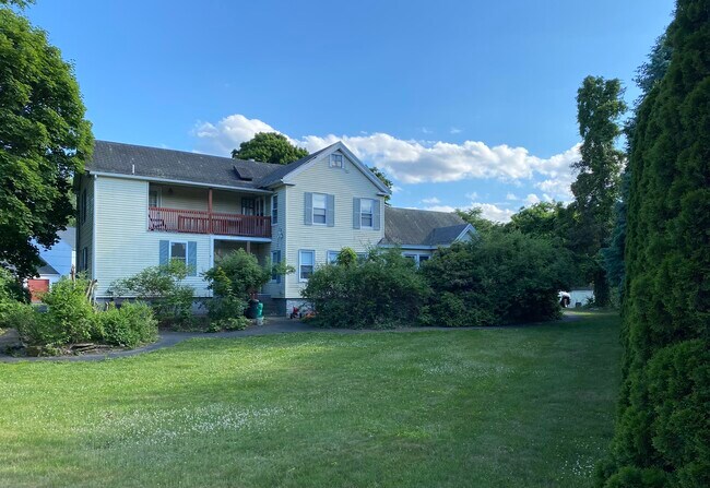 Foto del edificio - 223 Old Mill Rd