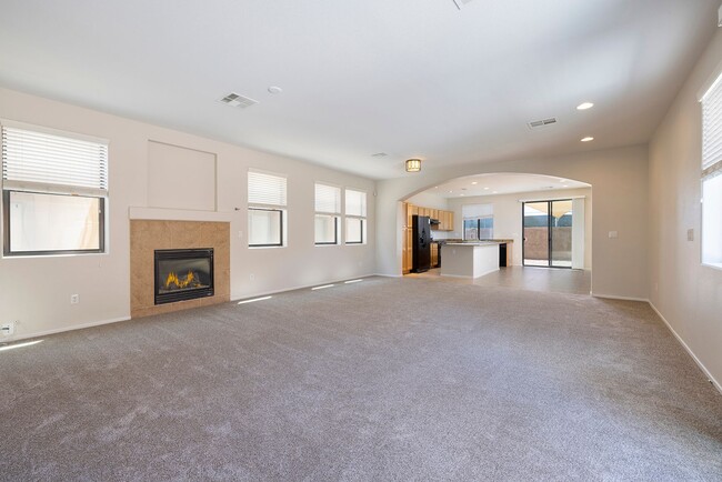 Building Photo - GATED NW HOME - 4 BEDROOMS W/ 1 BED AND BA...