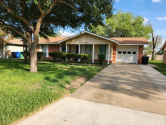 Foto del edificio - Welcome to Your New Rental in West San Antonio