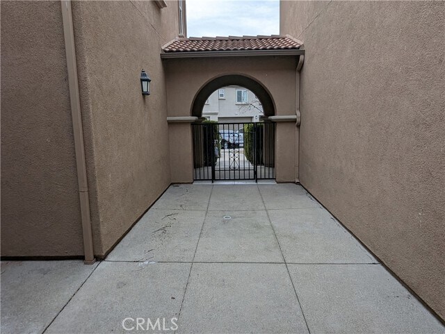 Building Photo - 8162 Wishing Well Ln