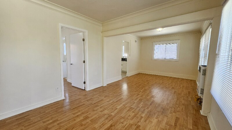 Foto principal - 354 1/2 Douglas St