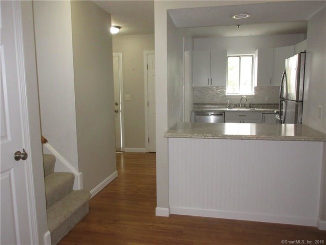 Building Photo - 81 Stoneheights Dr