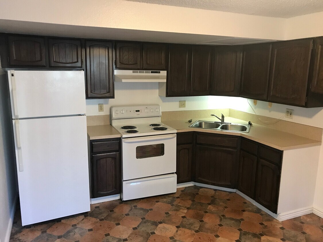 Foto principal - 674 W Idaho Ave