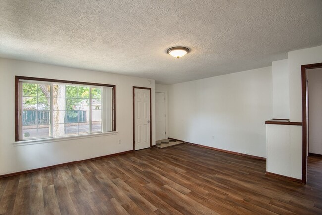 Building Photo - Single-level Home Near Salem's revitalized downtown