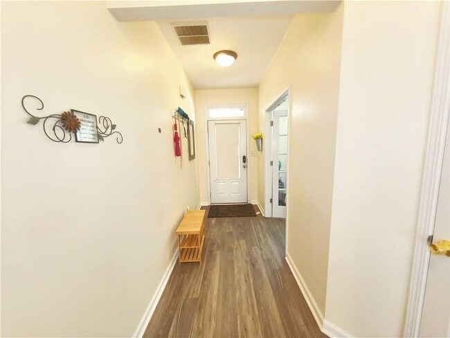 Building Photo - 3362 Briaroak Dr