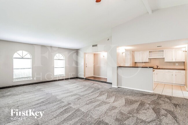 Foto del edificio - 16939 Macleish Dr