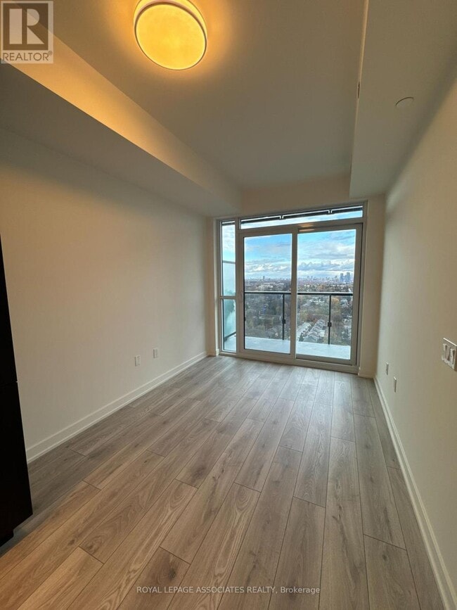 Photo du bâtiment - 110 Broadway Ave