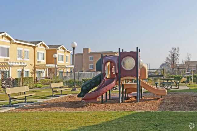Foto del edificio - Pacheco Court Apartments