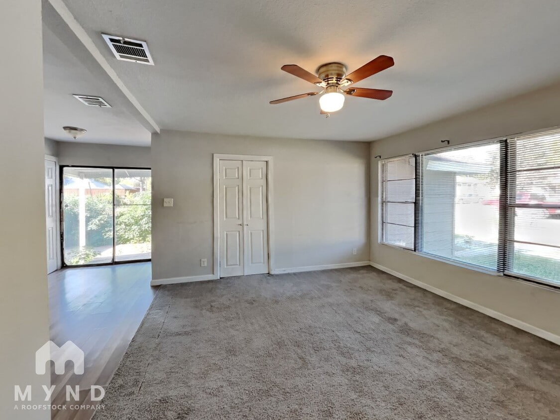 Foto principal - 2408 Jennings Ave