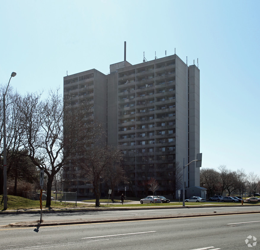 Building Photo - Adanac Apartments