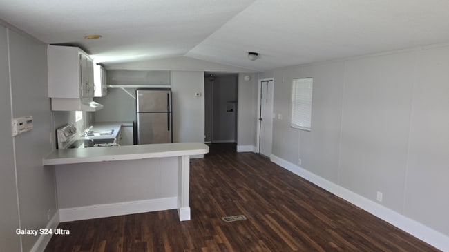 Building Photo - 906 FM247