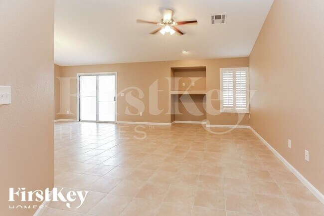 Foto del edificio - 1118 Sport of Kings Ave