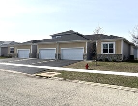 Building Photo - 738 Mallard Dr