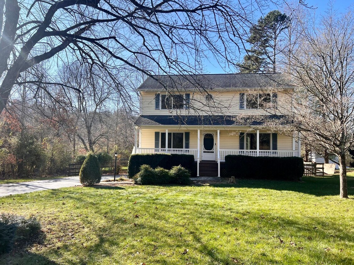 Foto principal - 551 Geranium Rd