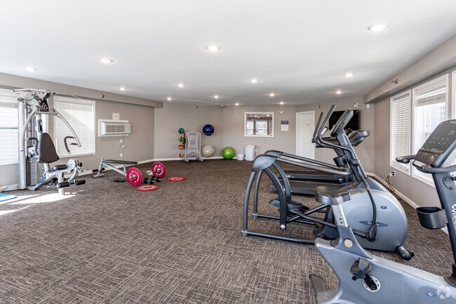 Fitness Center - Edgeview Apartments
