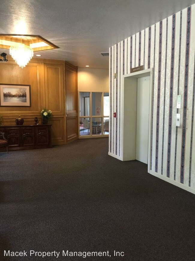 Foto del edificio - 2 br, 2 bath House - 405 Park Drive North #6D