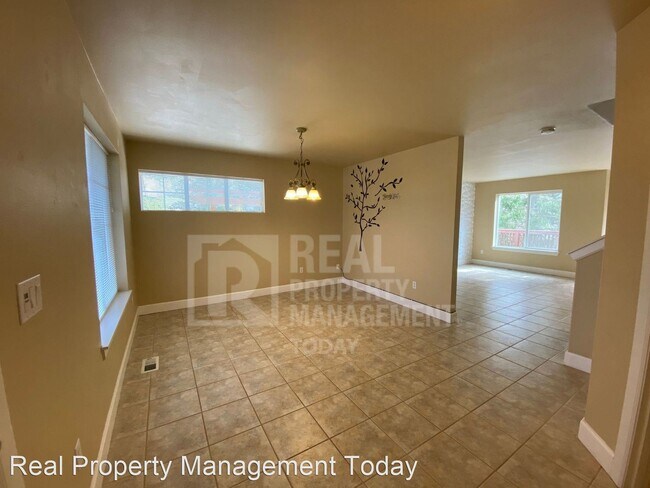 Building Photo - 4 br, 2.5 bath House - 13802 176th St E
