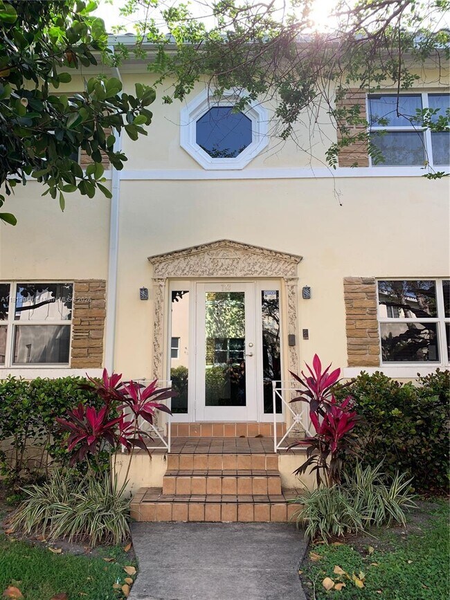 Foto del edificio - 723 NE 91st St