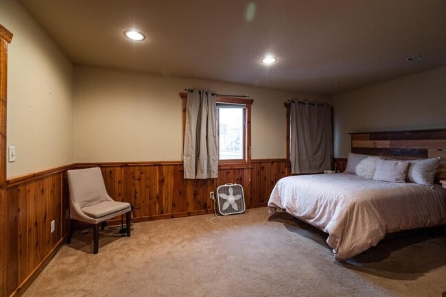 Building Photo - dschase