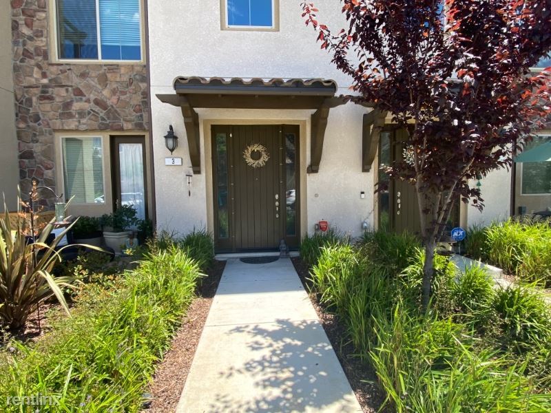 Primary Photo - 1 br, 1 bath Townhome - Unavailable
