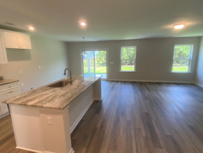 Building Photo - 5 bedroom, 3 bath home in Savannah,Ga for RENT!!!