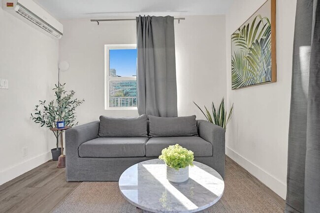 Foto del edificio - 3020 Seville St