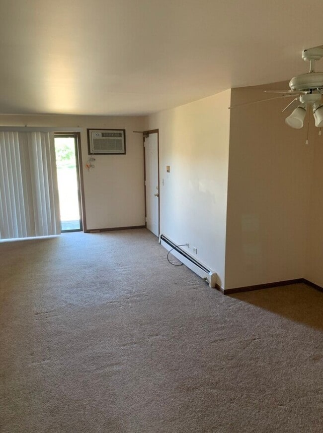 Habitación familiar con amplio balcón privado. - 1200 Whispering Hills Ct