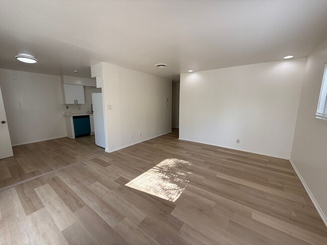 Building Photo - Remodeled Duplex in Central Sunnyvale Loca...