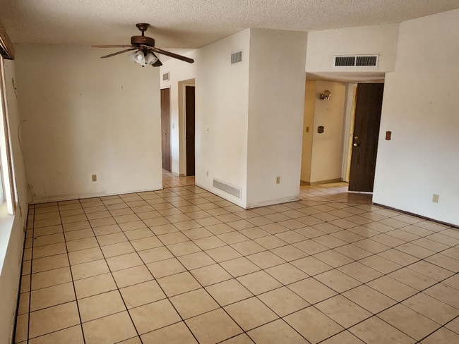 Building Photo - 9660 E Quail Pl