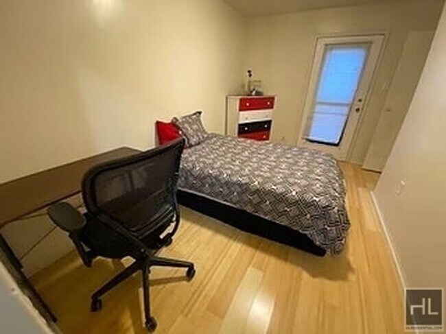 Foto del edificio - Incredible Furnished 1 Br Union Avenue