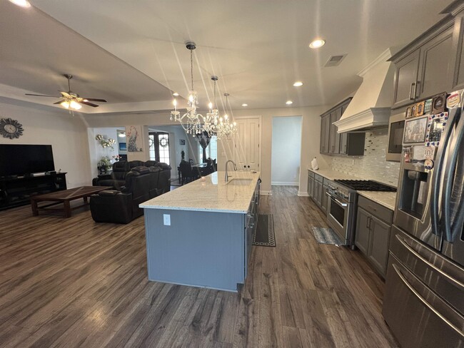 Building Photo - 10012 Adagio Cv