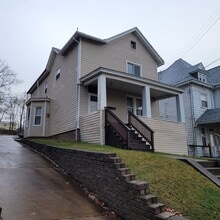 Building Photo - 27 Warren St