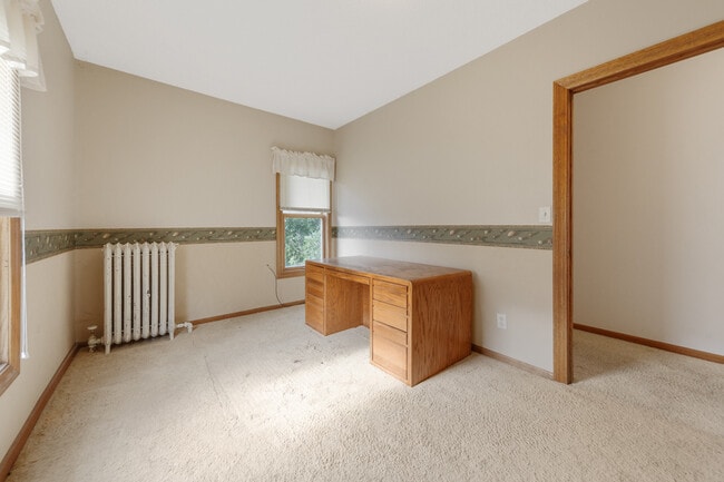 Bedroom - 244 Phelps St